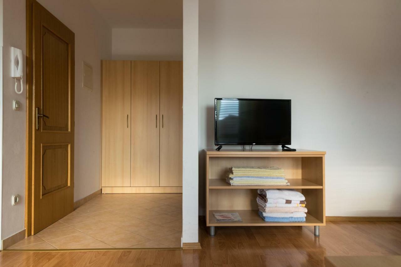 House Vera Baška Voda Esterno foto